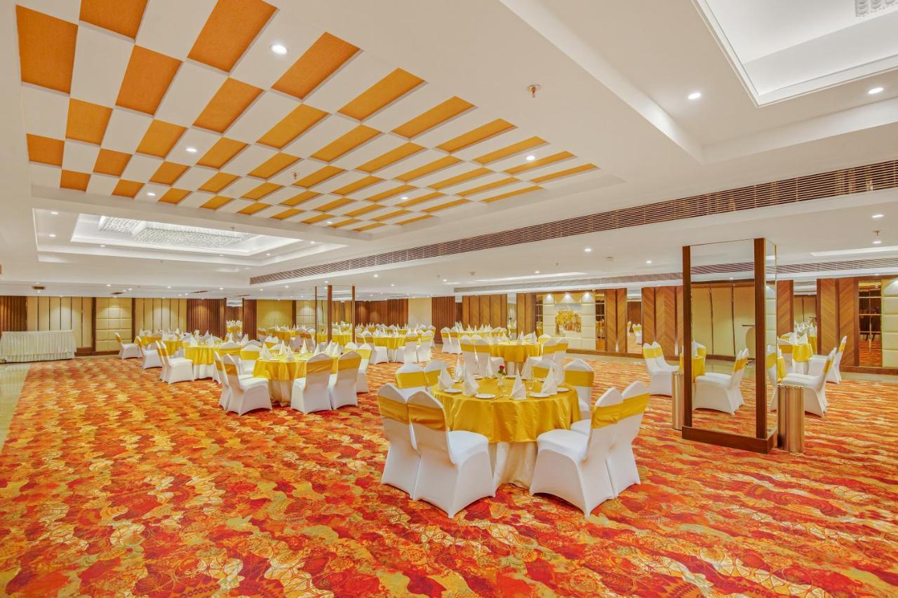 Golden Tulip Jalandhar Hotel Exterior photo
